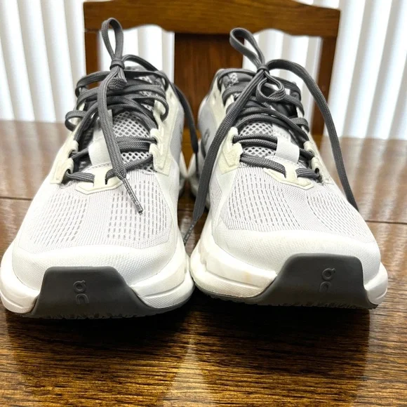 LIKE NEW On Running CloudRunner 2 Sneakers  ( NWT $160 ) - Picture 4 of 10